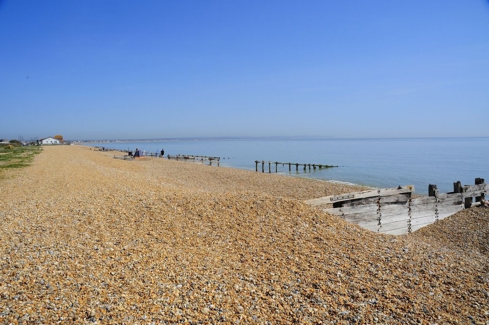 Luxury Seafront Beach Apartment <Br> - Eastbourne