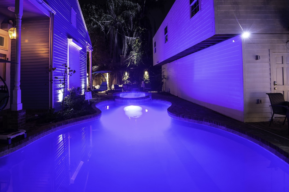 4 BR - Sleeps 8! Celebrity Villa Next to Frenchman St - New Orleans, LA