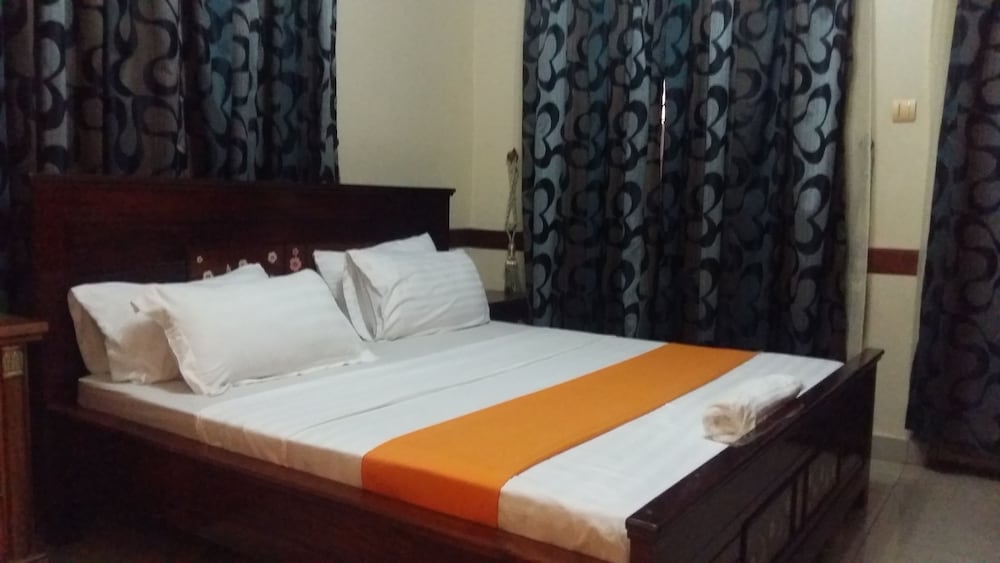 Embrace Hotel - Kampala