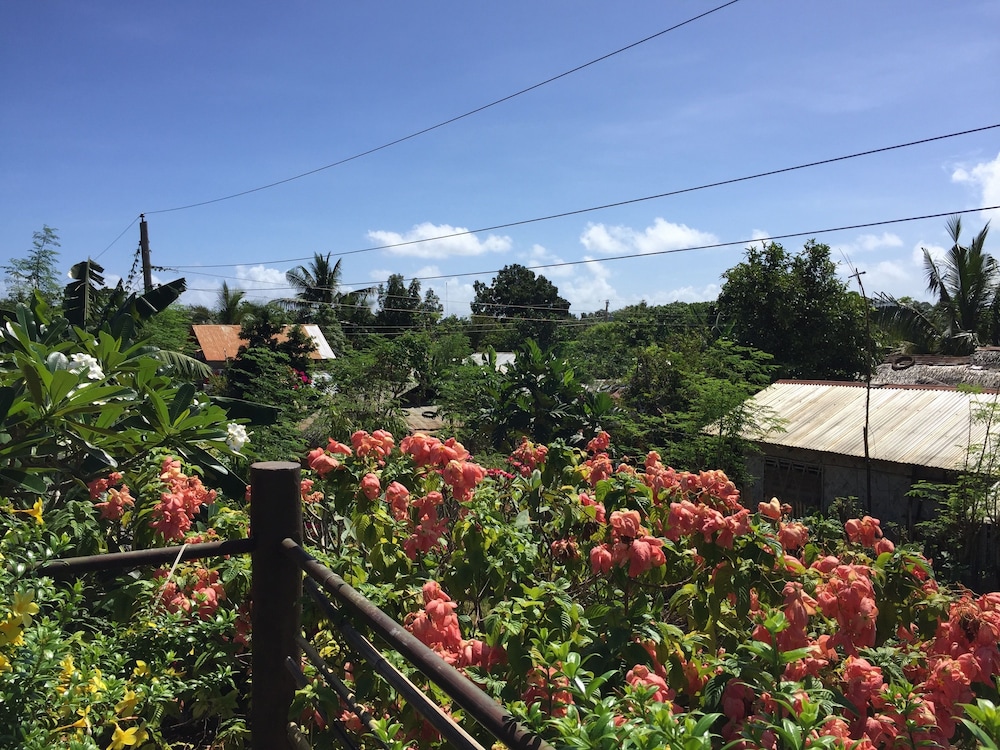 The Village House - Puerto Princesa