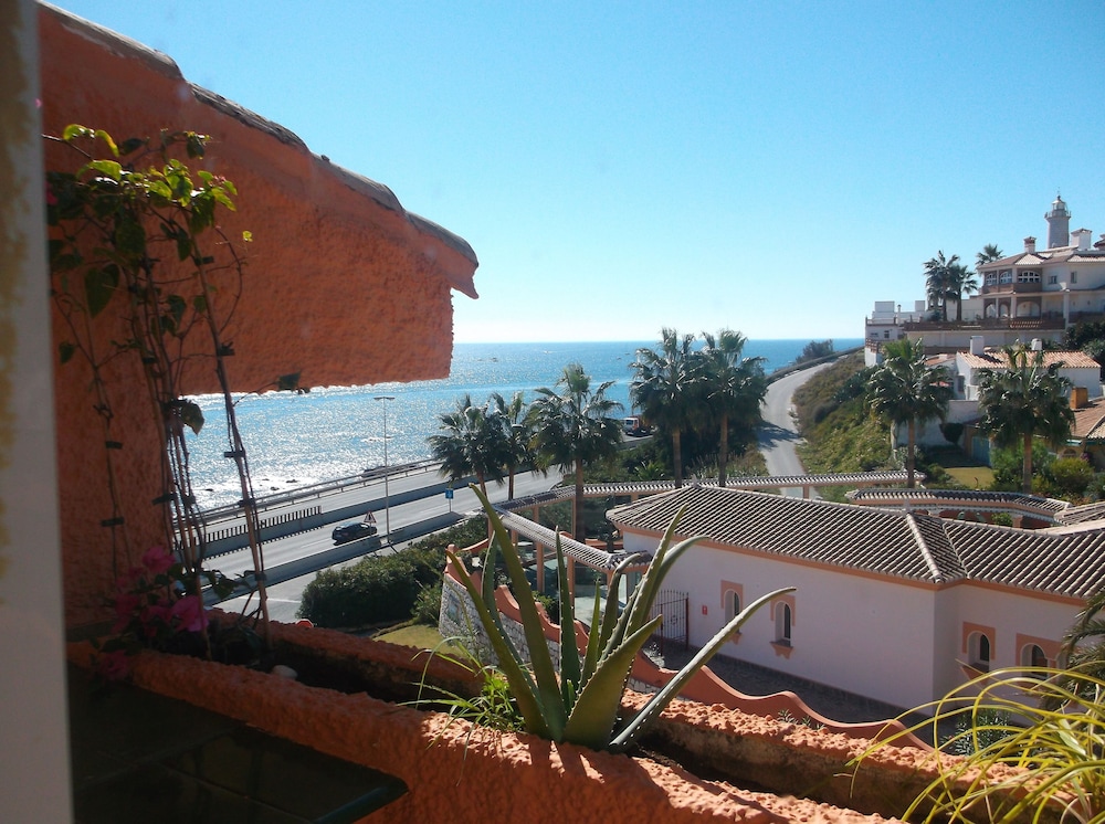 Beachfront Apartment With Sea Views On The Costa Del Sol - Mijas
