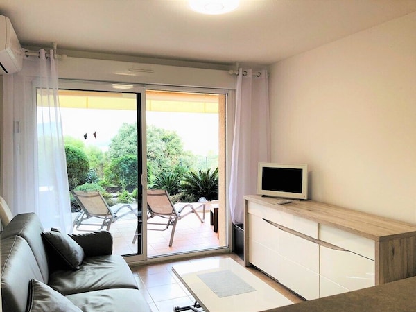 One Bedroom Apartment With Garden, Residence With Pool - Propriano