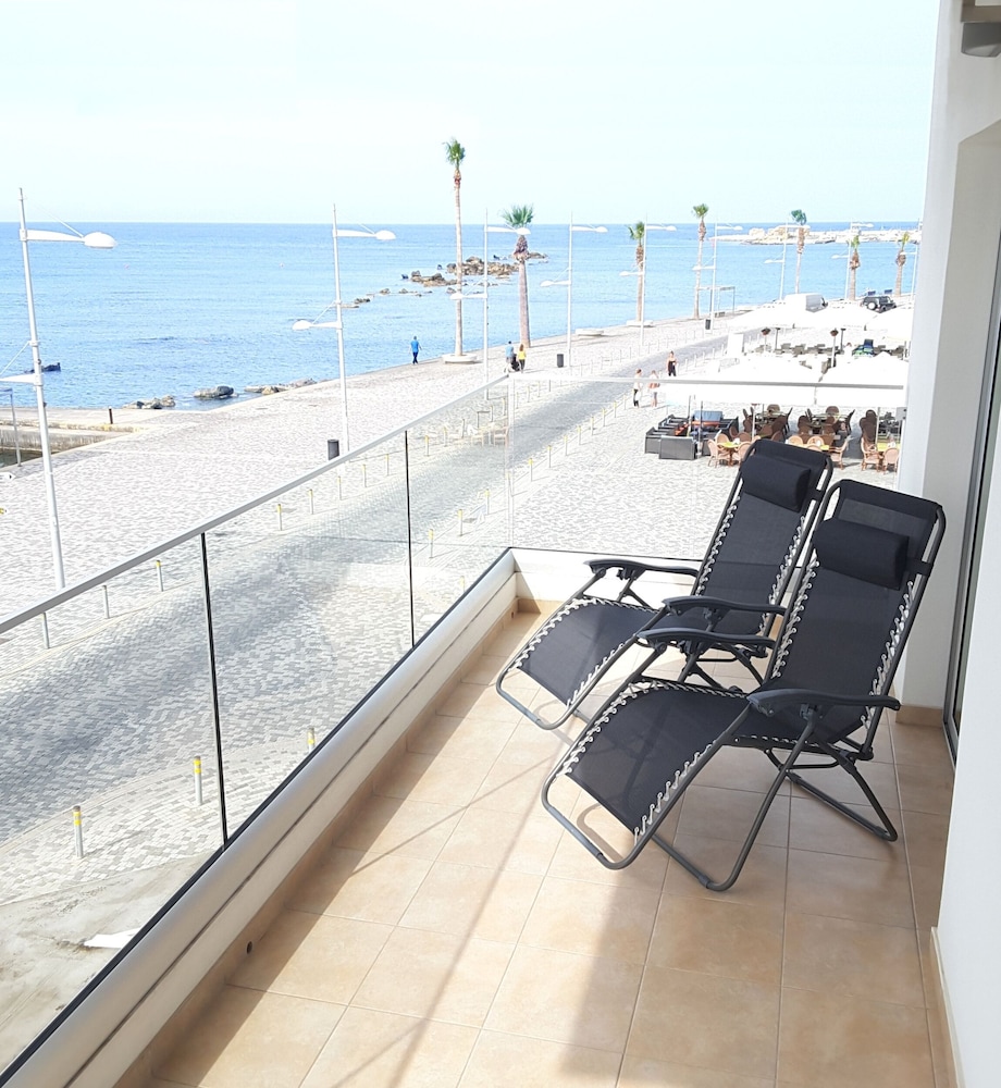 Lighthouse By The Sea Lovely 2bdr Apartment - Paphos