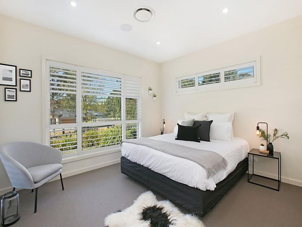 The Grape Escape - House With 4 Bedrooms, 3 Bathrooms - Cessnock