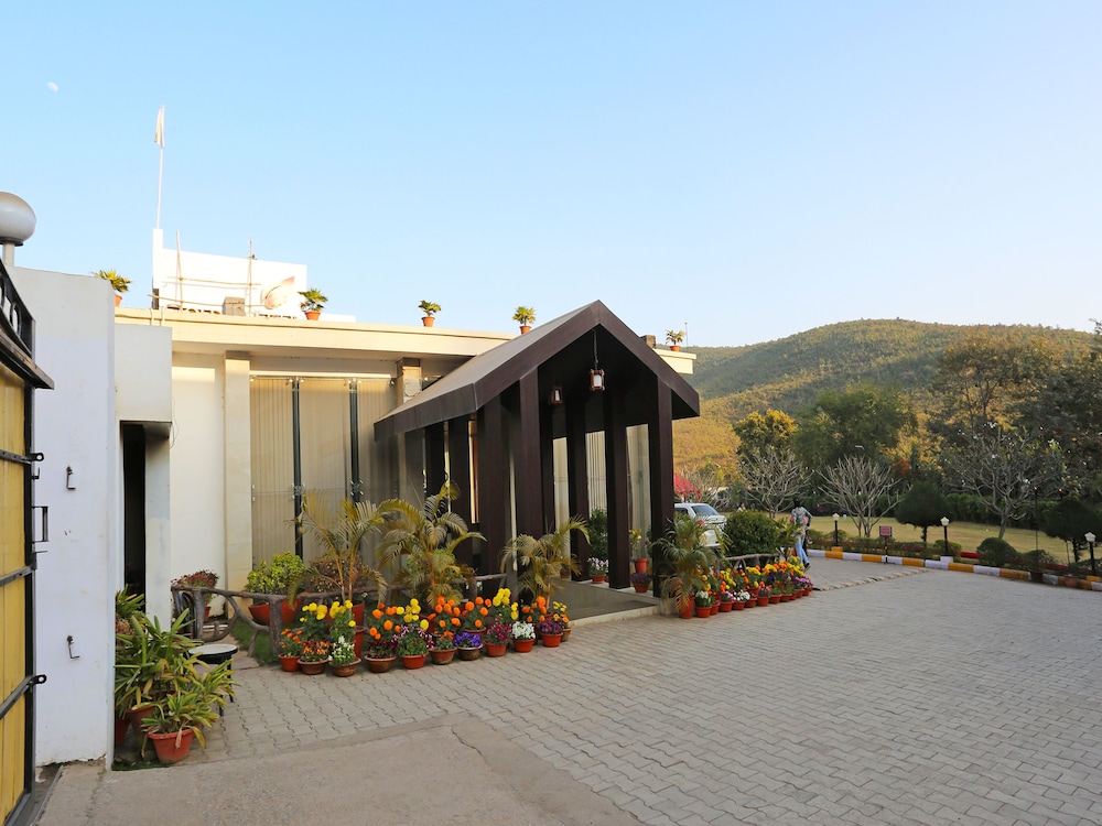 Oyo 6315 Golden Leaf Resort - Jamshedpur