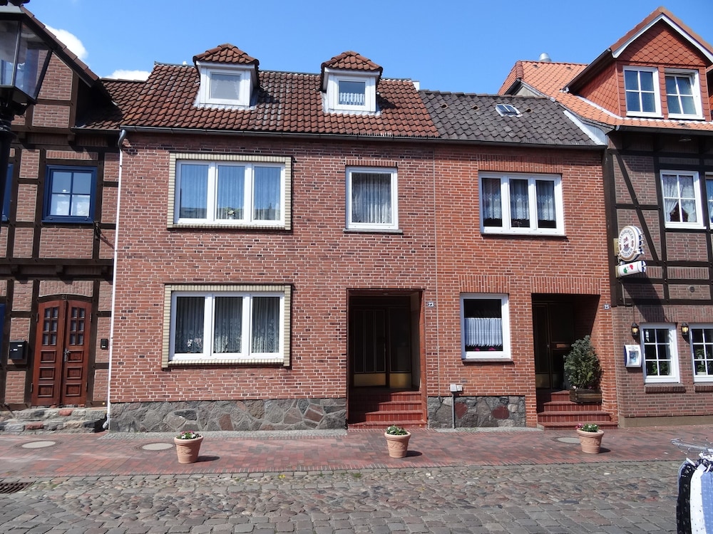In The Middle Of The Boulevard Of Heiligenhafen - Attractive Small Apartment - Heiligenhafen
