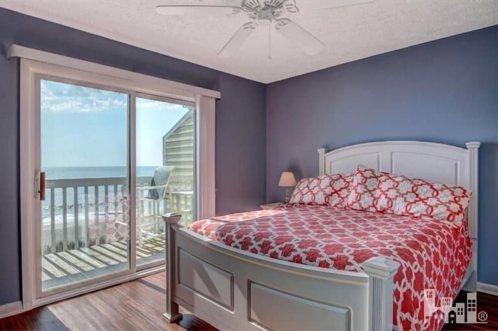 Oceanfront Condo With Fantastic Views, Wifi, Tv Included - Kure Beach, NC