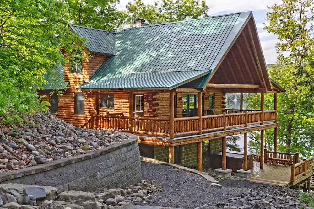 Luxury Log Cabin In The Woods On Skaneateles Lake - Finger Lakes, NY