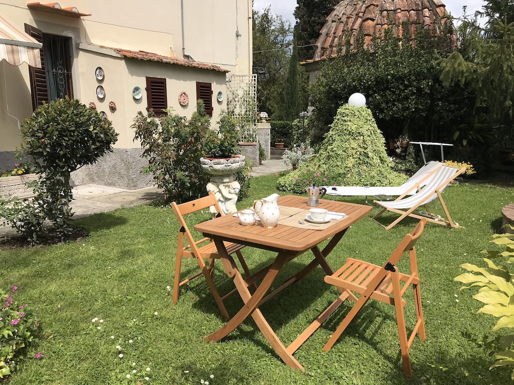 Casa Adriana Dans Une Villa Du 14ème Siècle Avec Jardin Privé à Côté De Florence - Campi Bisenzio