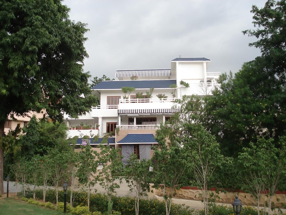 Girisadan Homestay - Madhya Pradesh