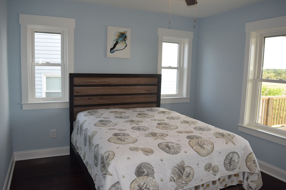 Nueva Casa De 5 Dormitorios Con Piscina Y Espectacular Marisma Y Vista Al Mar - Holden Beach, NC