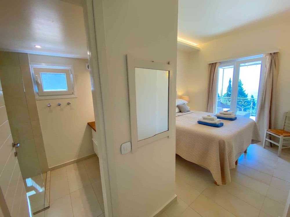 Paleopetres K-five - Premium Double Suite - Sea Views - Beach - Pool - Kalami - - Greece