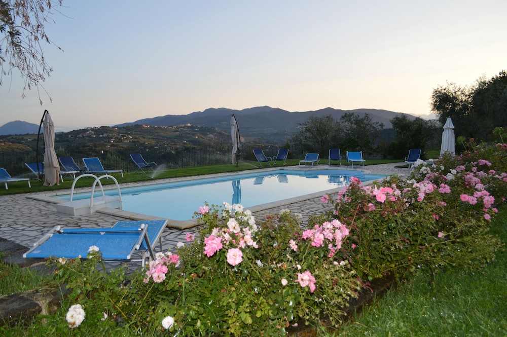 Villa Collebelvedere - Maisonette With Terrace And Swimming Pool Home Restaurant - Provincia di Rieti