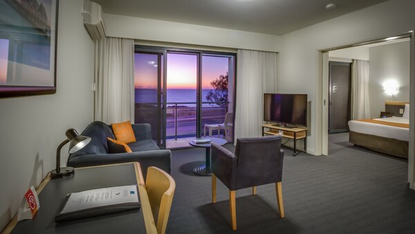 Oceanview 1 Bed Apartment @ Quality Resort Sorrento Beach - Stirling