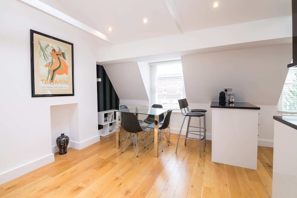 Contemporary 1 Bedroom Flat In Fulham Near The Thames - London