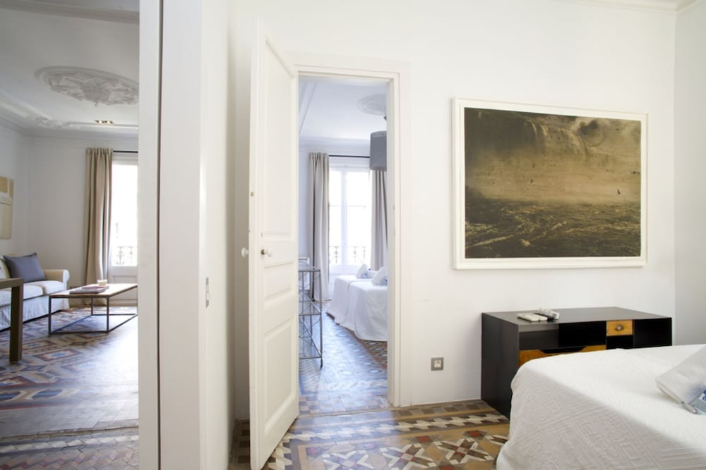 The Claris Suites I - Twee Slaapkamer Appartement, 5 Slaapplaatsen - Badalona