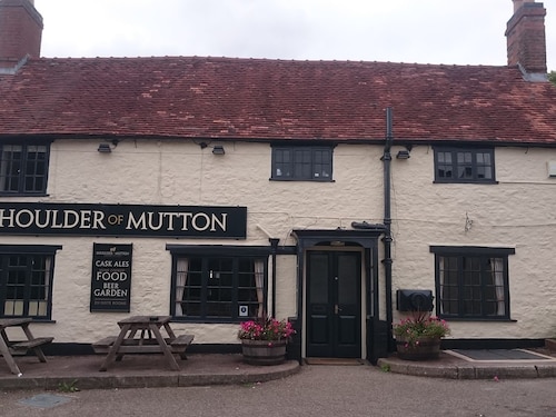 Shoulder Of Mutton - Middleton Hall