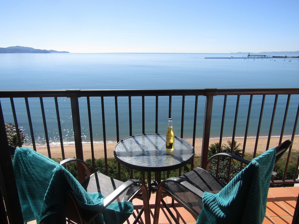 Strand Beach Front, Top Floor Best Views In Tvl Fast Free Wifi Kayo - Townsville