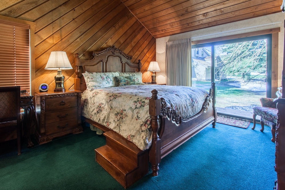 Snowcreek #320 Spacious, 3 Bedroom + Loft In Snowcreek Phase 2 . Sleeps 10. Amazing Views! - 加利福尼亞