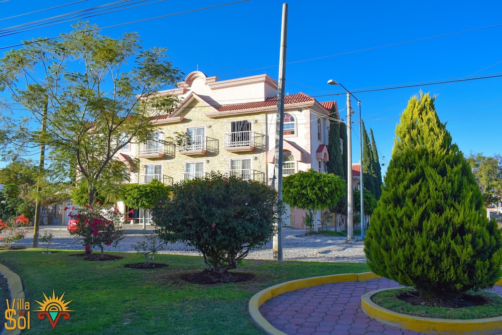 Apartahotel Villa Del Sol - Querétaro