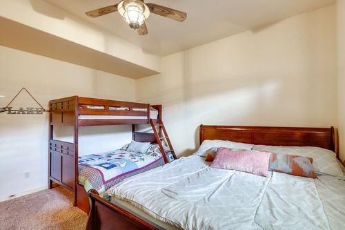 Looking for a vacation rental in Gunnison, UT? Try cozycozy