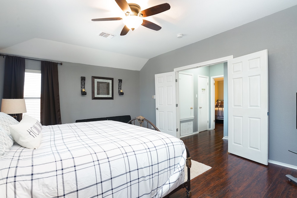 Central, Airport & Downtown: Hotel House Retreat (Remodeled 2022)! - Magnolia Heights - San Antonio