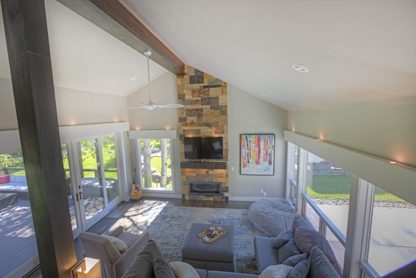 Modern/renovated; Close To Beaver Creek And Vail; Great For 2 Families; Hot Tub - Beaver Creek, CO