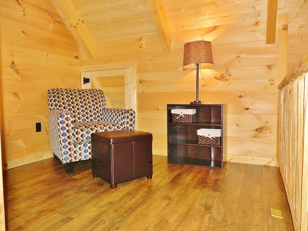New ❤ Cabin In-town Of Black Mountain! Asheville 15min 3br/2ba Montreat Wifi - Mount Mitchell State Park, Burnsville