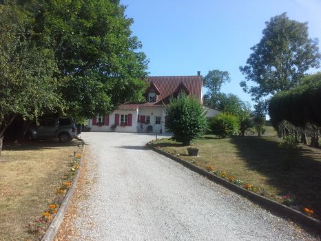 Roulotte Et Gîte Chambres D'hôtes - Saint-Pol-sur-Ternoise