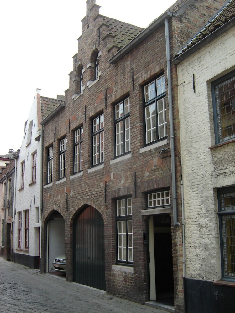Maison De Charme Au Centre De Bruges Au Bord Des Canaux Verts - Bruges