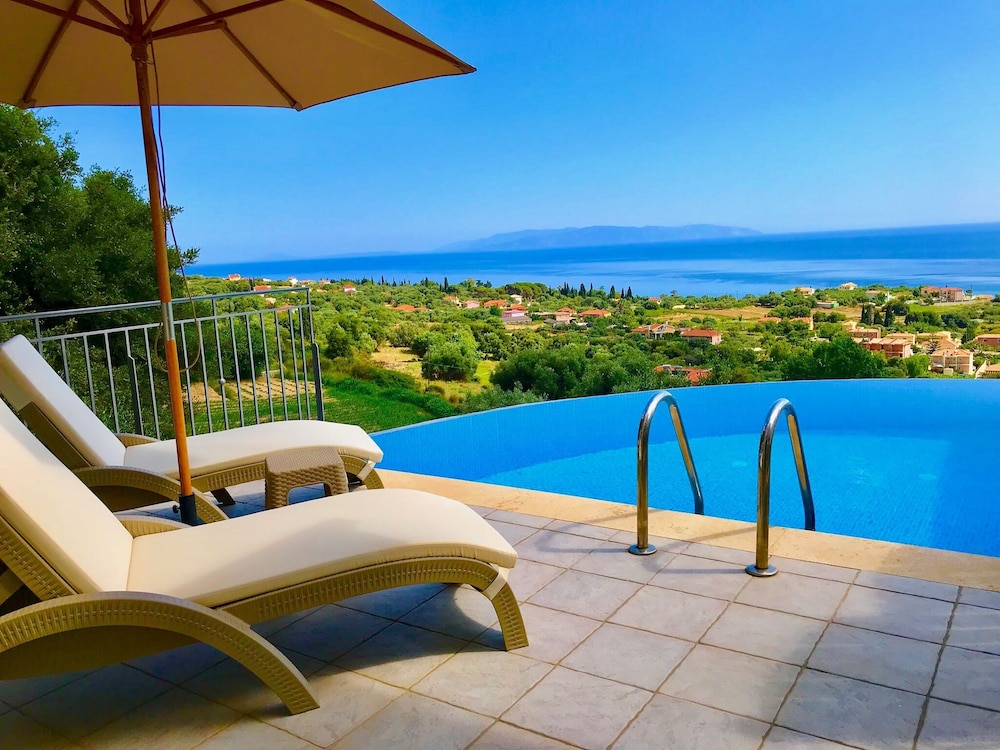 Stylish Villa With Stunning Panoramic Sea Views & Private Pool - Арта