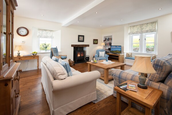 Charming Country Cottage With Stunning Views. - Coldingham Bay