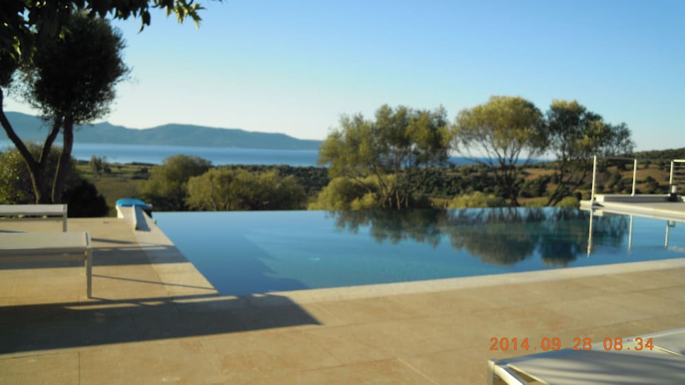 Airconditioning Villa Met Zwembad Op Een Terrein Van 10 Hectare - Olmeto