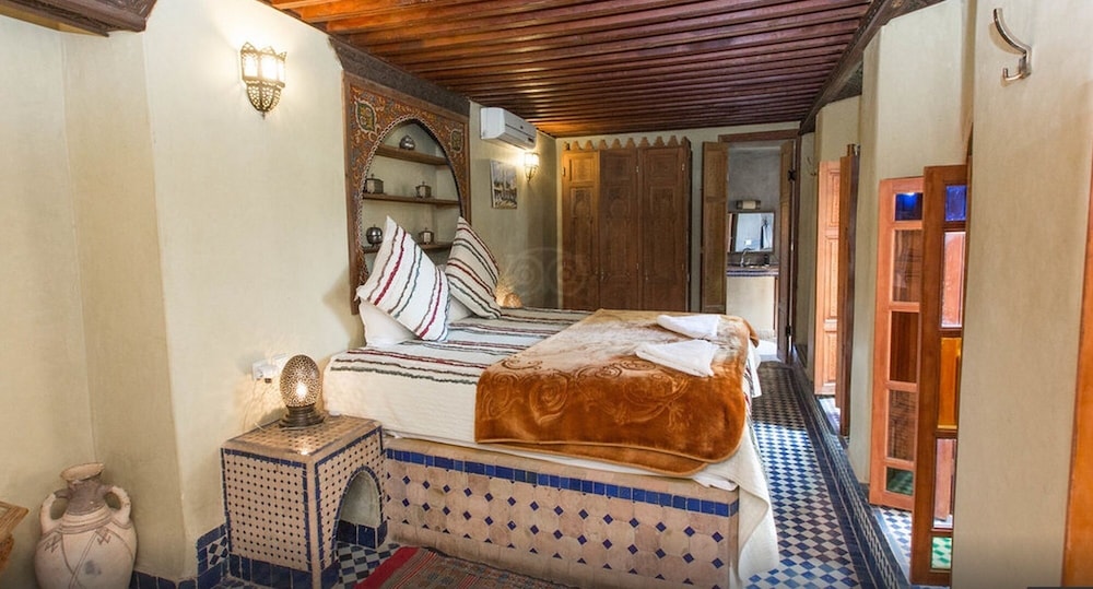Riad Layalina Fes 7 Chambres & 19 Personnes Piscine, Parking, Vue & Wifi Au Pied Medina - Fez
