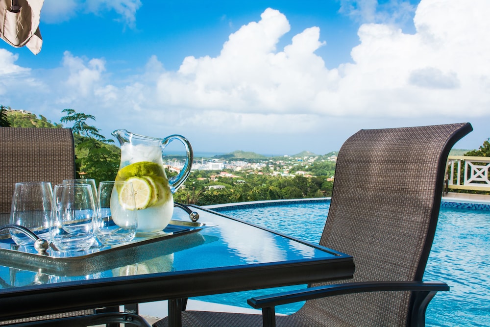 Simply Heavenly!!! Large Self Catered Apartments With Huge Pool - Apartment With Sea View - Saint Lucia