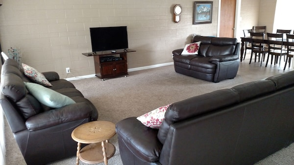Sleeps 12 ; Within Walking Distance To Downtown Page; Boat Parking -9ft X 30ft - Page