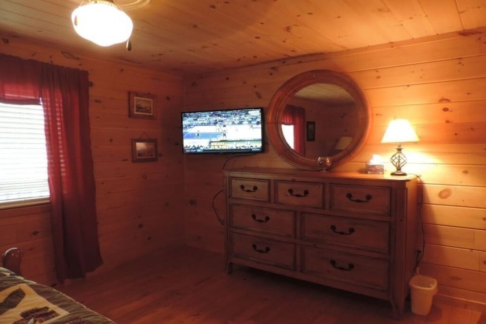 Afgelegen 4 Slaapkamer Hut Met Bubbelbad, Game Room In De Coosawattee River Resort - Georgia