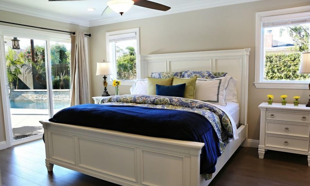 Fabulous 6 Bedroom (3 Master Suites), 4 Bath Pool W/jacuzzi Home - Santa Ana, CA