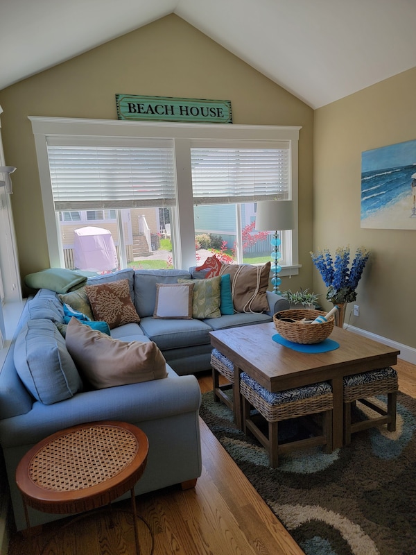 \"Beach House\" At Seaglass Village Cottages - Kennebunkport, ME