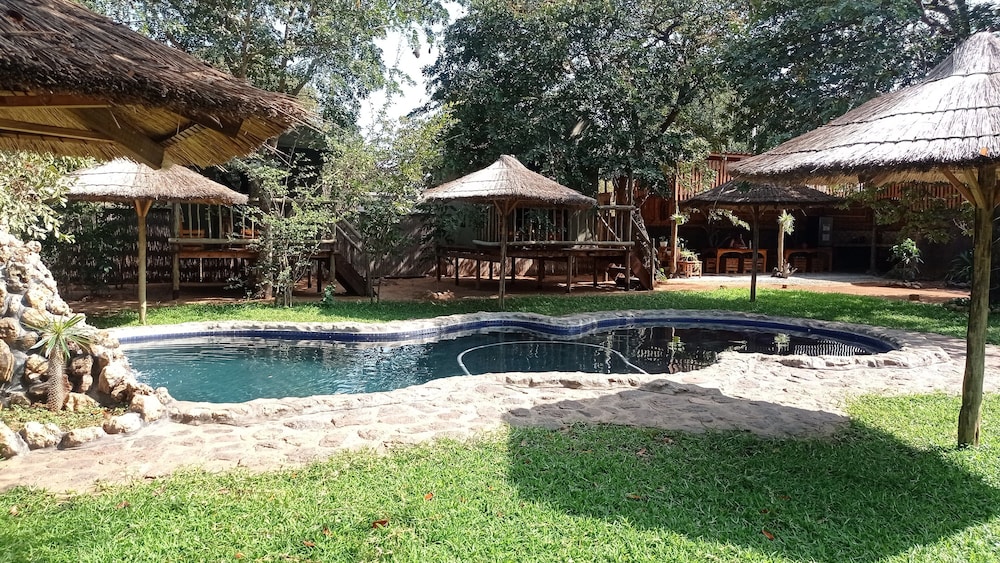 Elephant Trail Guesthouse And Backpackers - Botswana