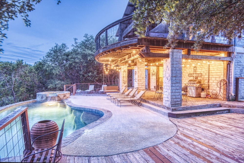 Available! Hill Country Resort Style Spa/pool-sleeps 14 (20min Downtown - Circle C Ranch - Austin