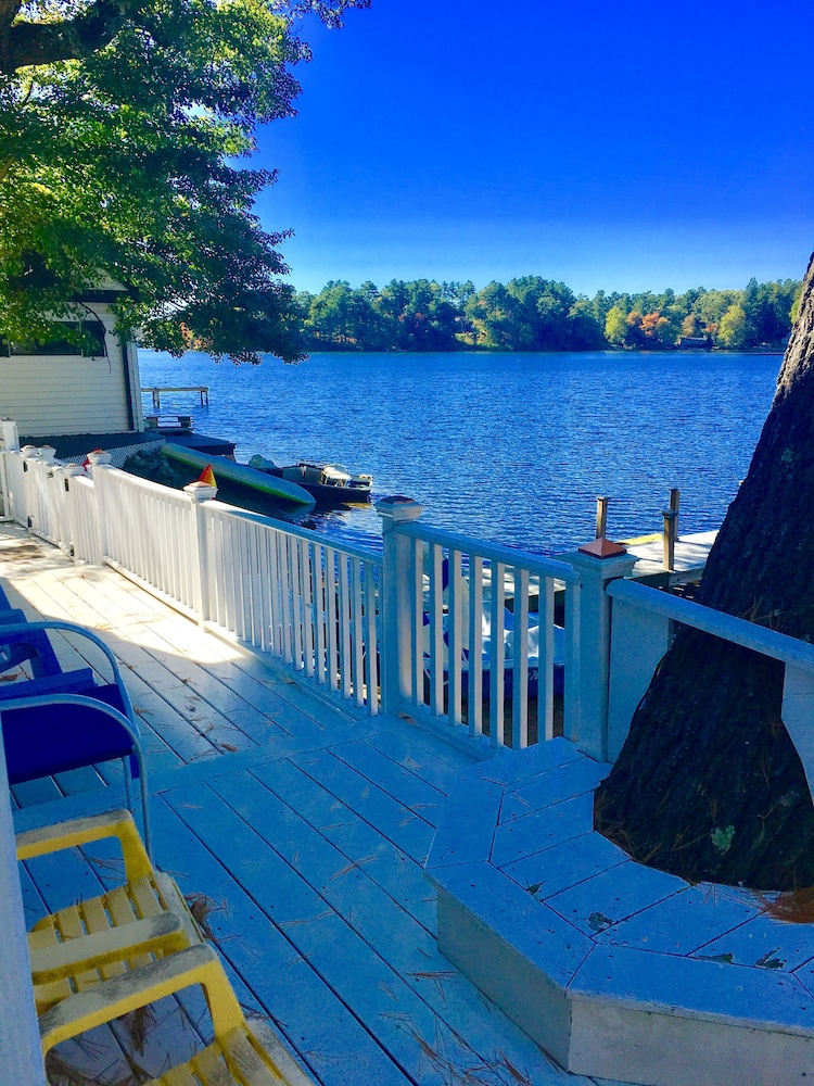 The Lake House - Right On The Water With Your Own Private Dock!  Incredible - Mansfield, MA