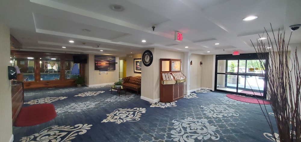 Ambassador Inn & Suites - Yarmouth Port, MA