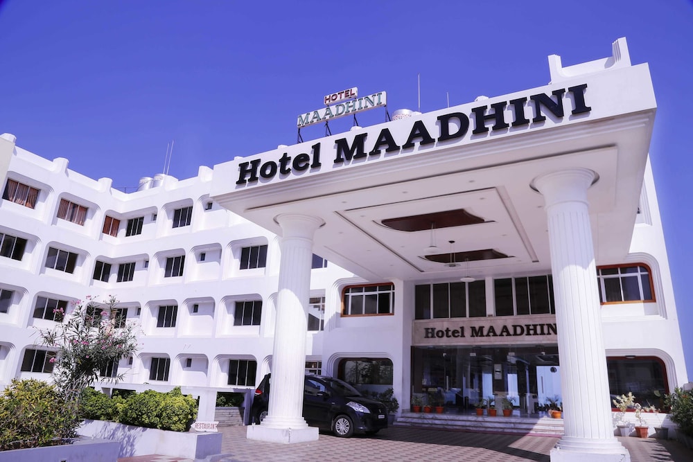 Hotel Maadhini - Kanyakumari