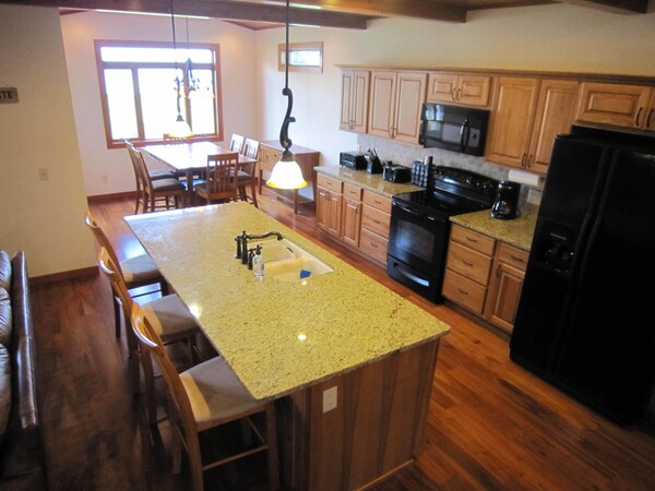 Lake Puckaway Getaway - Immaculate Lakefront 2-story Townhome 10% Off 7+ Nights - Wisconsin