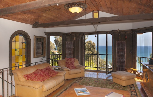 Stunning 1930s Mediterranean With Stunning Ocean Views, Fully-equipped. - Malibu