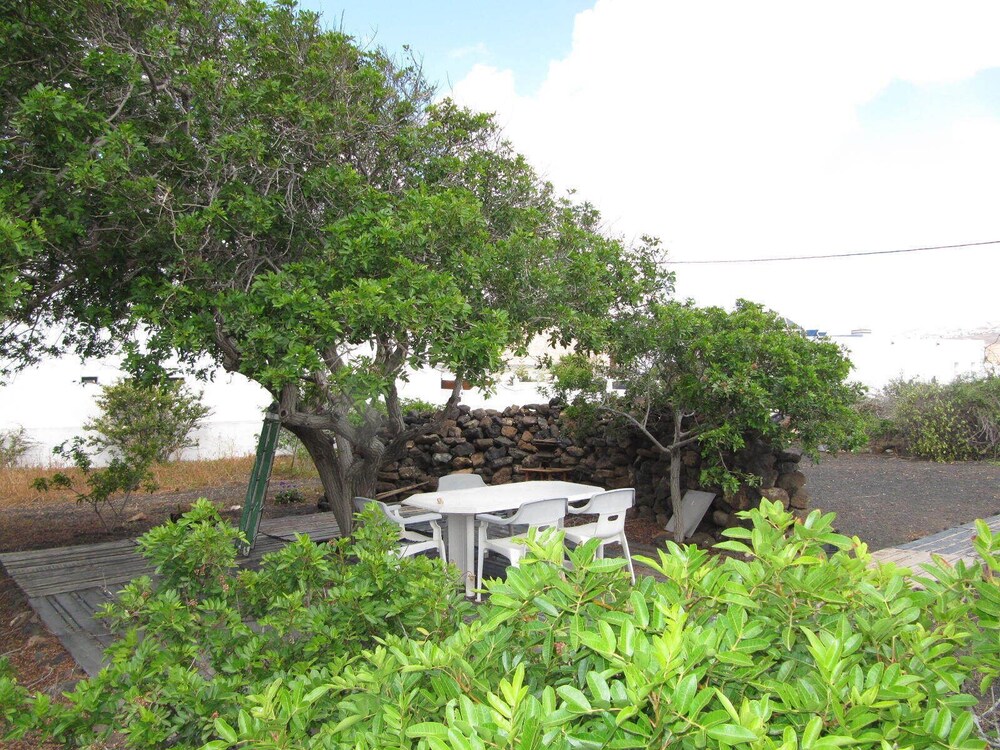 Un Remanso De Paz Muy Bien Comunicado Con Toda La Isla. - Lanzarote