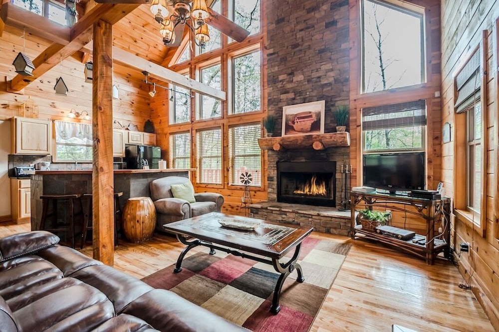 Secluded Cabin | Sauna | Hot Tub | Pet Friendly | Game Room | Wrap Around Deck - Cleveland, GA