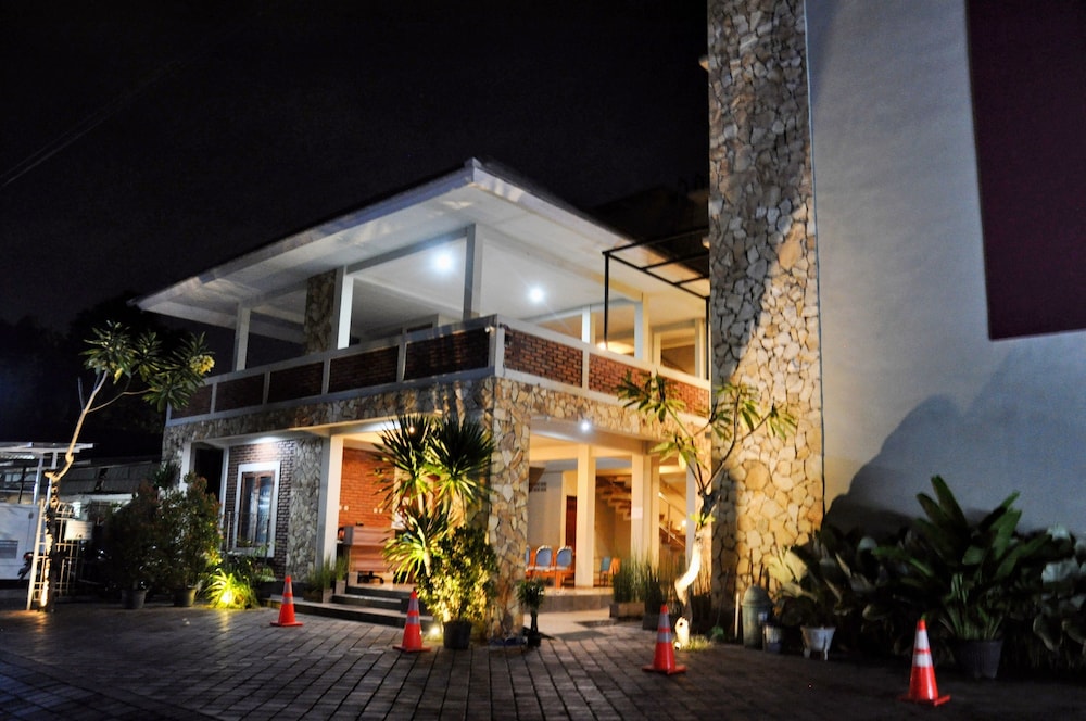 Hastina Stylish Hotel - Mataram