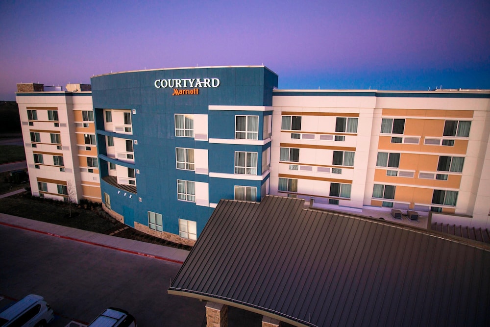 Courtyard By Marriott Dallas Midlothian At Midlothian Conference Center - Midlothian